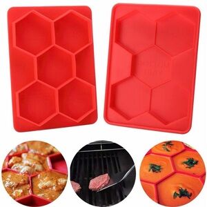 Baker Boutique silicone burger press/freezer container